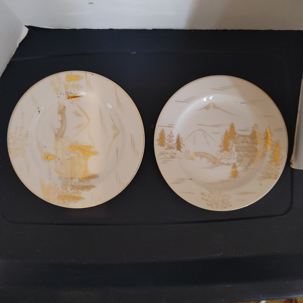 Kutani Hand Painted 8 Dessert Plates Bread Plate Gold Trim